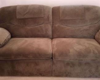 Dual Reclining Loveseat https://ctbids.com/estate-sale/18696/item/1886472