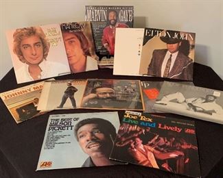 Vinyl Records Featuring Marvin Gaye, Elton John, Barry Manilow, And More https://ctbids.com/estate-sale/18696/item/1889554
