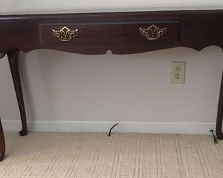 Bassett Furniture Console Table https://ctbids.com/estate-sale/18696/item/1889628