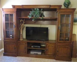 Media wall unit
