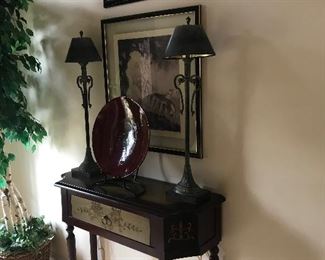Small console & lamps