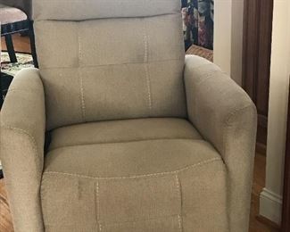 Motorized lift chair