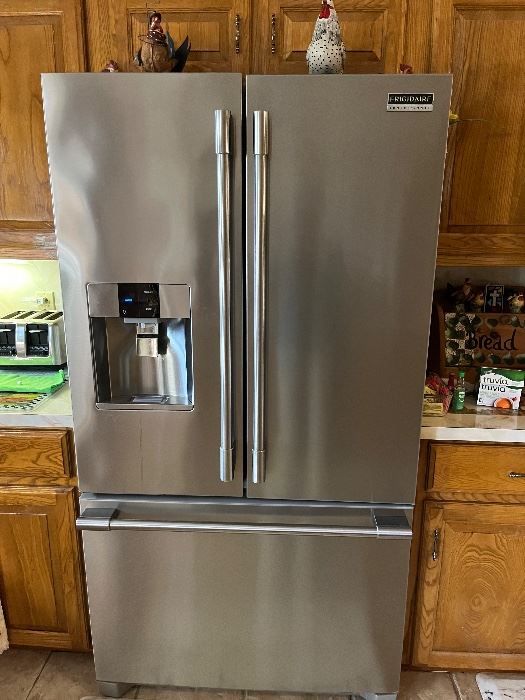 French door stainless steel Frigidaire about a year old 