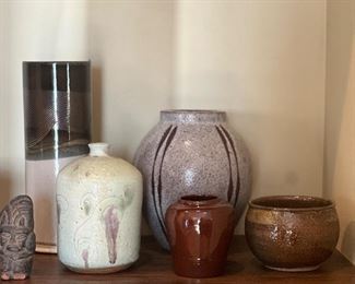 1960'S SIGNED STUDIO POTTERY TALL SLAB VASE/MCM SIGNED STUDIO POTTRY/AFRICAN CLAY SCULPTURES/STUDIO POTTERY-JAPANESE AMERICAN ARTIST
