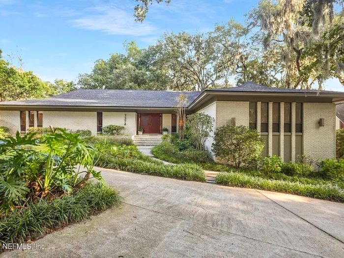 Beautiful Riverfront Home in Colony Cove - Ft Caroline