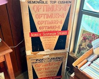 Pair of Realistic Optimus 4 Acoustic Suspension Speakers with original boxes 