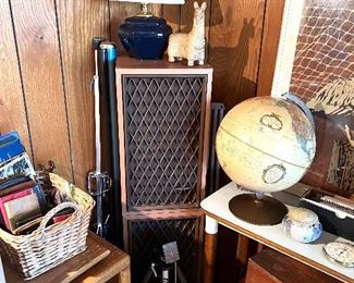 Pair of Realistic Nova -7B Acoustic Suspension Speakers - with original boxes 