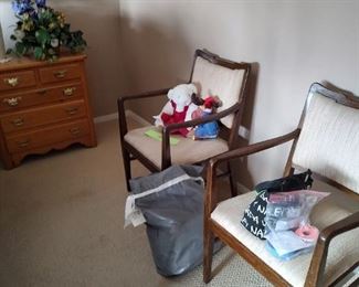 Set of 2 game chairs on rollers