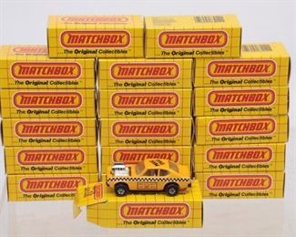 Lot Of 18 Matchbox Maxi Taxi 01-00-72 In Yellow Box