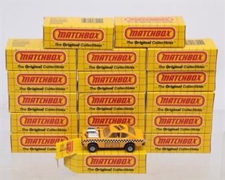 Lot Of 18 Matchbox Maxi Taxi 01-00-72 In Yellow Box