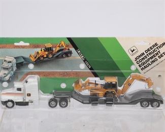 Ertl John Deere #5574 Construction Equipment Hauling Set