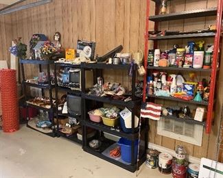 hh eletronics- decor ** ORANGE NETTING IS OUR SET UP MATERIAL NOT FOR SALE -** JUST MAKING SURE YOU DONT DRIVE OVER FOR THAT :))