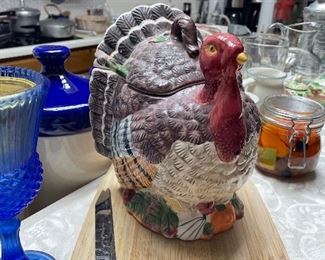 tis the season to break out this gobbler tureen