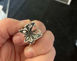 avery mariposa ring