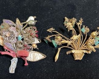 Unique En Tremblant Brooches