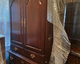 #15 Broyhill Entertainment Center with 4 drawers 2 doors 38x21x75 $75