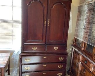 #15 Broyhill Entertainment Center with 4 drawers 2 doors 38x21x75 $75