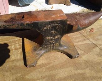 70 lb anvil with mouse hole and nice horn