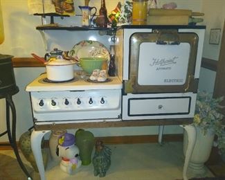 Vintage Hotpoint electric range- out of showroom 