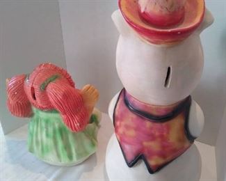 Rear view of cabbage patch doll and piggy bank