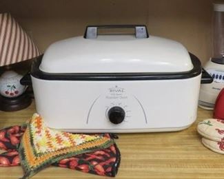 Rival Select 18 Qt Electric Roaster Oven White w/ Buffet Server 