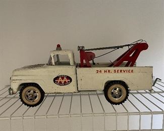 This item will have a firm price and not be discounted the second day of the sale. Thank you! 