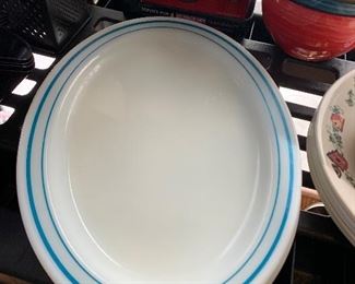 PYREX PLATTERS - VINTAGE