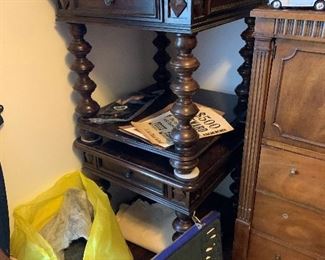 BERNHARDT END TABLES