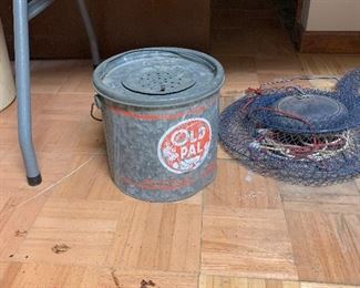 ANTIQUE MINNOW BUCKET