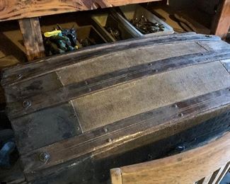 ANTIQUE TRUNK