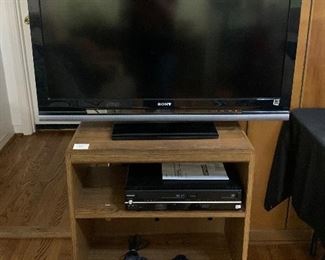Sony flatscreen TV and DVD/VHS player