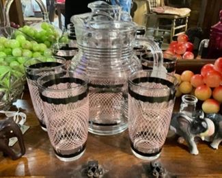 Vintage pitcher and glasses like new