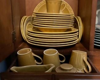 Retro dish set, harvest gold