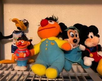  Mickey, Minnie, Ernie