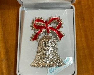 Xmas brooch