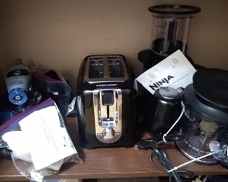 Kitchen and household appliances 