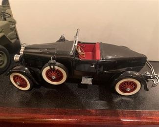 Danbury Mint,1927 Stutz Black Hawk, 1/24 sc. diecast model no box