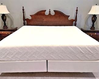 King bed with Tempurpedic mattress