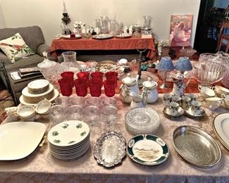 Knickknacks andn glassware