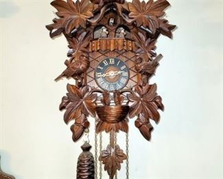 Gorgeous Black Forest Cuckoo clock. (It works!!!)