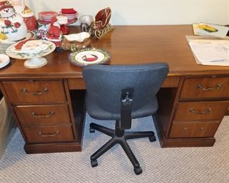 Suite of Executive Furniture office furniture Matching desk