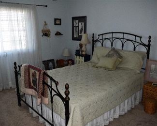 Front Bedroom-Overview