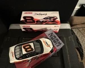 ACTION COLLECTABLES 8 Dale Earnhardt Jr