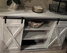 White Wooden Console Table