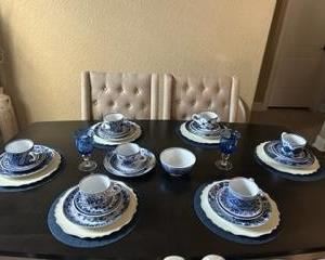 Centrum Blue and white Dinnerware