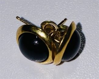 The 14K Yellow Gold Black Onyx Circle Pin Pendants shown, and/or similar products are available for shipping or for browsing and purchase at Tysons Jewelry. The price is $50 .

Please text or call 7032689529 for inquiries, or visit Tysons Jewelry located at:

8373 Leesburg Pike #12, Vienna Virginia 22182

Additional pictures are available upon request.

We buy gold and precious metals at 95%. Please see our website to learn more about specific prices, our other products/services & additional ways to get in contact:

https://tysonsjewelry.net

Jewelry resizing, and repair services are available at the store. Inquiries regarding gold, silver, precious metals, coins, watches, diamonds, cars, and collectibles are welcome!