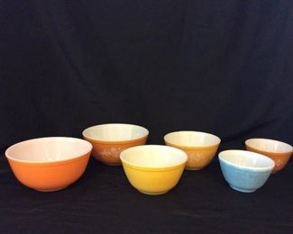 Pyrex, Assortment of 6 Vintage Mixing Bowls, Including the 1970s Butterfly Gold and White Set