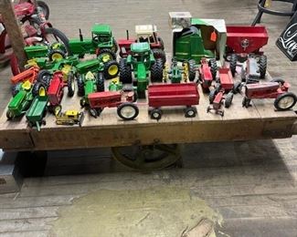 More fun vintage toys.