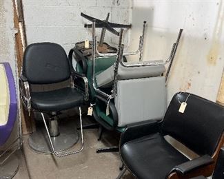 Great Tatoo chairs, or stylist .