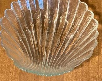 Vintage Anchor Hocking Style Glass Bowl Set.